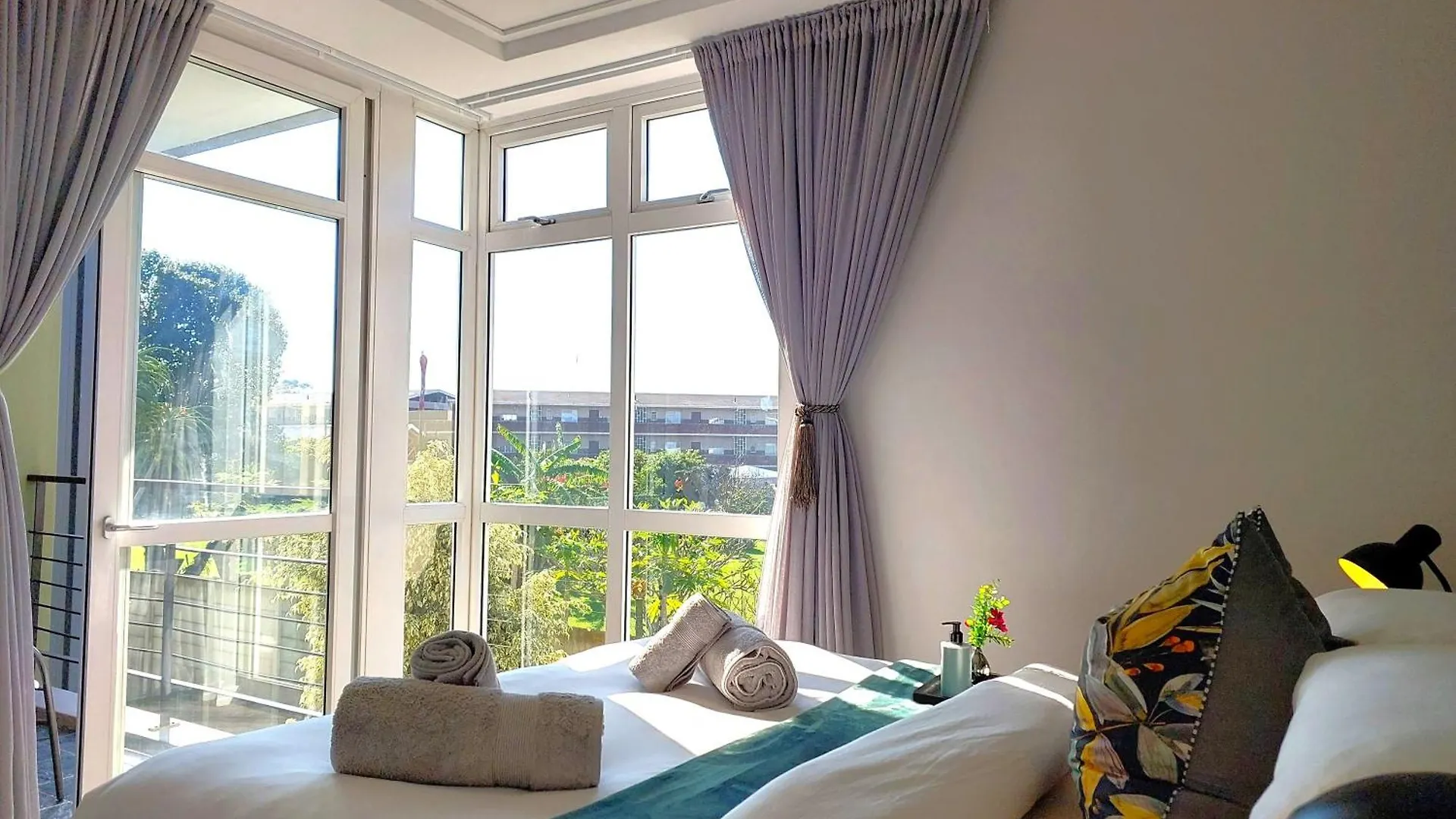 דירות פורט אליזבת' Brizzys Balcony Luxe Retreat Great Location! דרום אפריקה